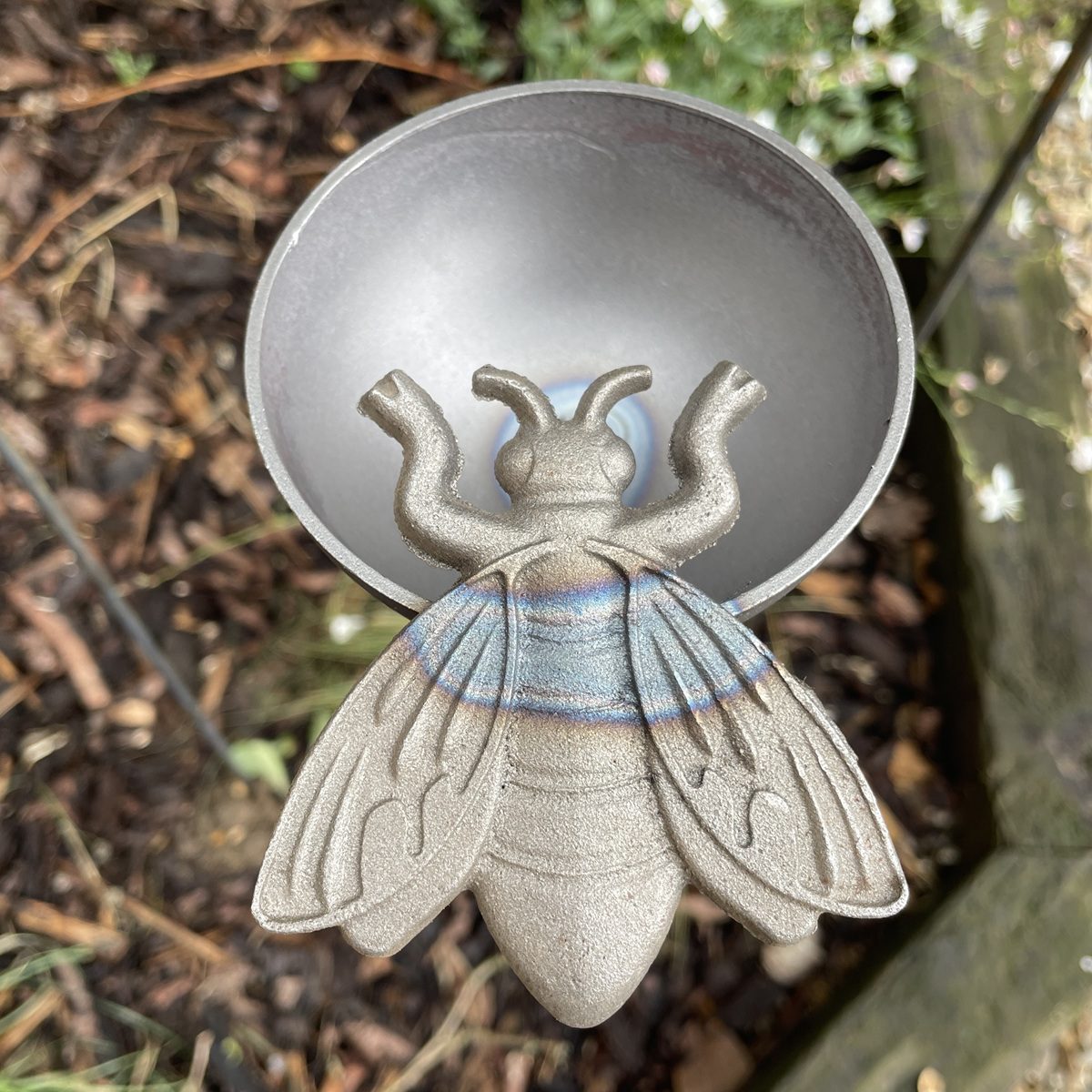Bee Drinker Bee Cup Stake Ornament for Garden Wildlife – Bee 5065022557104